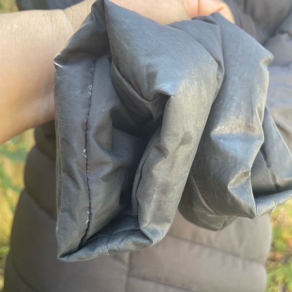 Patagonia downtown loft down hooded parka for women - Picture 8 of 9